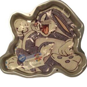 Bugs Bunny Cake Pan Wilton Mold 1996